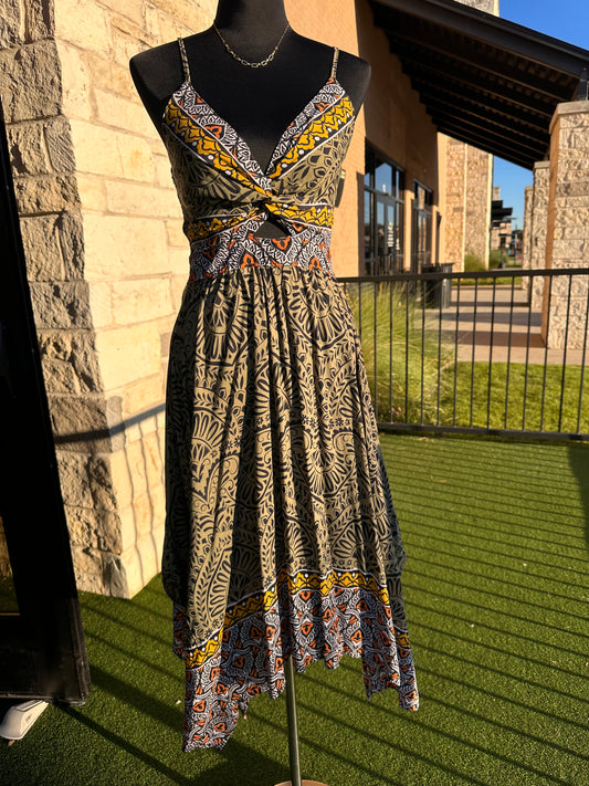 Twist Front Keyhole Spg Strap Dress